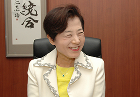 篠原欣子氏