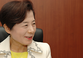 篠原欣子氏