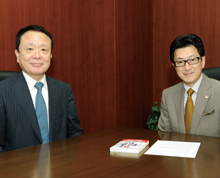 奥村眞吾氏 × 青木仁志