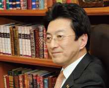 青木仁志氏 × 青木仁志